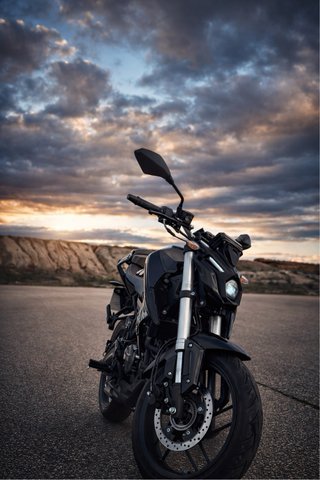 Voge 125R Negra - Moto Naked