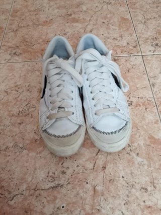 Zapatillas Nike Blancas y Negras