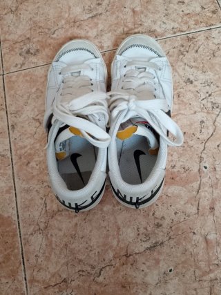 Zapatillas Nike Blancas y Negras