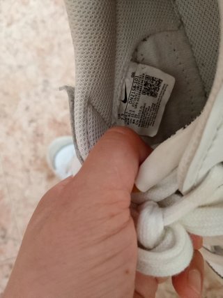 Zapatillas Nike Blancas y Negras