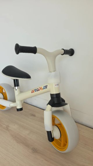 Bicicleta de equilibrio infantil