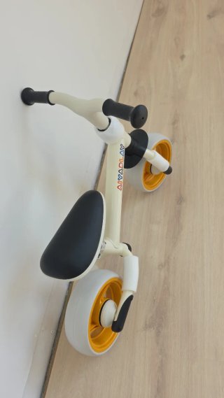 Bicicleta de equilibrio infantil