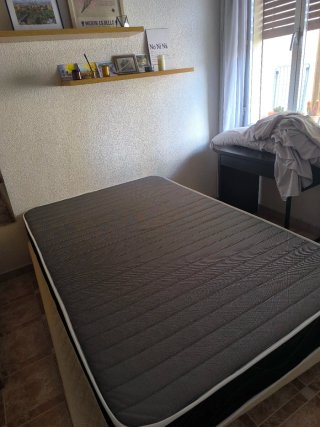 Base de cama y colchón de matrimonio