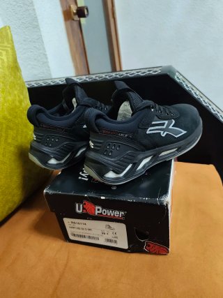 Botas U-Power Talla 39 Negras/Gris