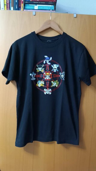 Lote 7 Camisetas T/ M a 2€ cada una  o 8€ todas