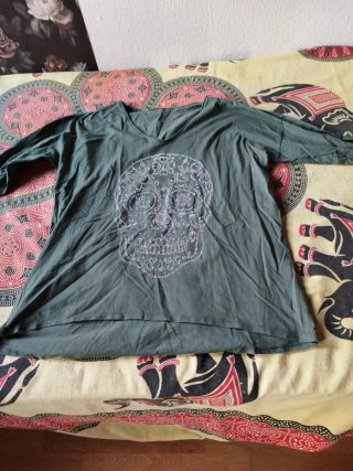 Camiseta calavera manga larga mujer