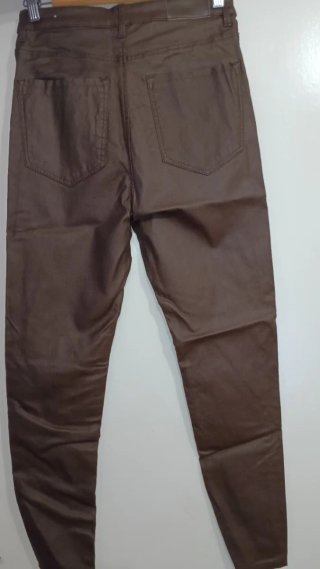 Pantalón mujer Stradivarius cuero marrón Talla 40