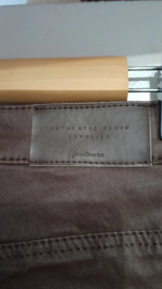 Pantalón mujer Stradivarius cuero marrón Talla 40