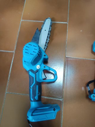 Podadora y Tijeras Eléctricas con Baterías