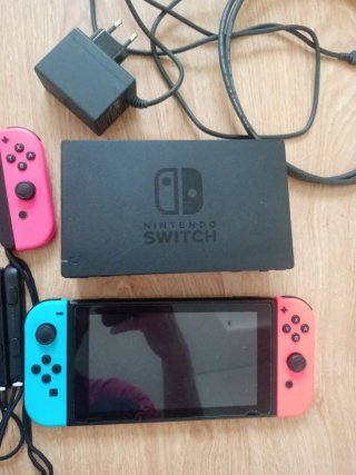 Nintendo Switch V2 Azul/Rosa + Accesorios