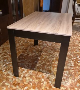 Mesa Comedor Madera Cambria y Negro