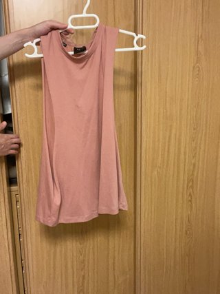 Camiseta MyProtein sin mangas rosa