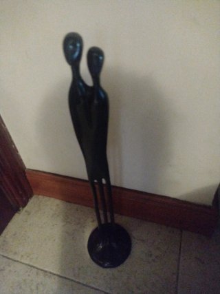 Estatua de bronce figuras abstractas