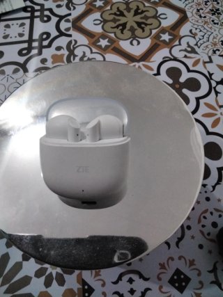 Auriculares JBL Inalámbricos Negros y Blancos