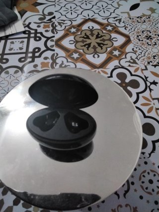 Auriculares JBL Inalámbricos Negros y Blancos