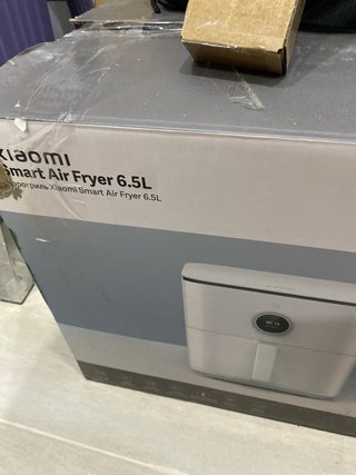 Sofá, 2 mesas y Airfryer