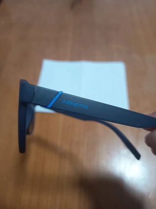 Gafas de sol Arnette azules y marrones