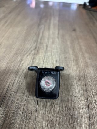 Luz trasera Bontrager + Soporte sillín