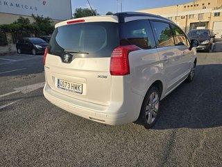 Peugeot 5008 2011