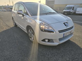 Peugeot 5008 2011