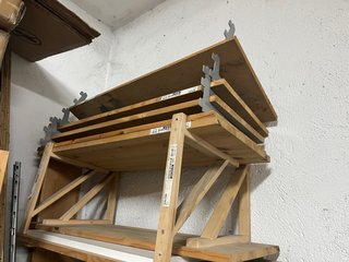 Estantería madera y metal