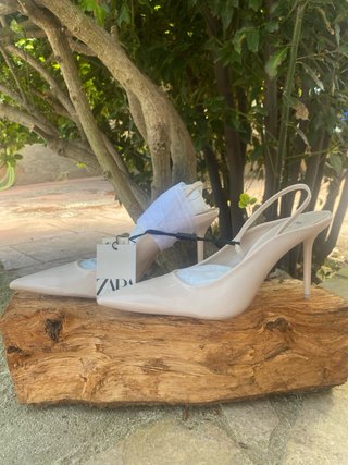 Zapatos tacón Zara T.40 Beige