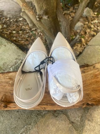 Zapatos tacón Zara T.40 Beige
