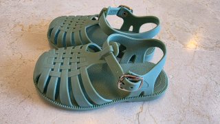 Cangrejeras niño, talla 23.