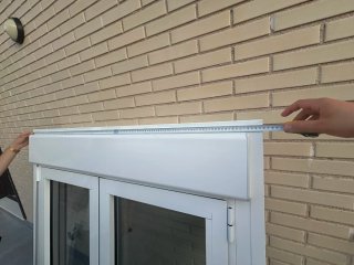 Ventana PVC granate - blanca con Persiana