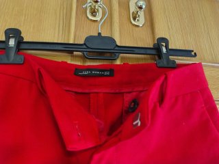 Pantalón vestir Zara rojo