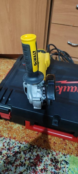 Amoladora Dewalt 1400W