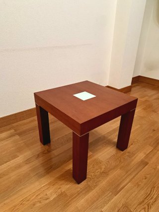 Mesita auxiliar de madera 60x60 cm