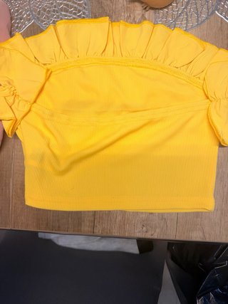 Top amarillo SHEIN talla XS