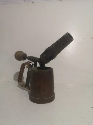 Antiguo soplete soldador de cobre