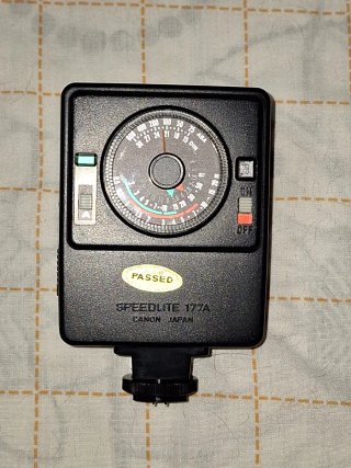 Flash Canon con funda