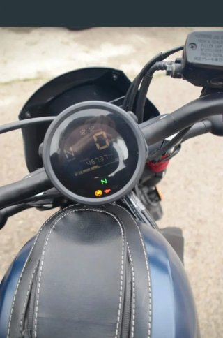 Honda Rebel de 500  Moto Cruiser Negra y Azul