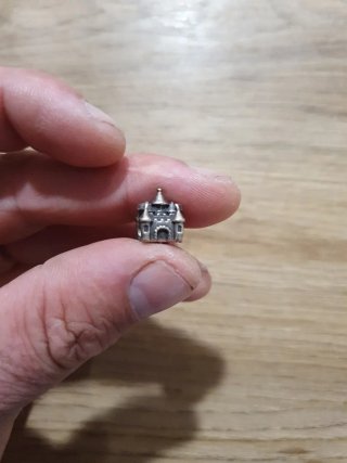 Abalorio Pandora Castillo Plata
