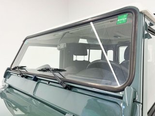 Land-Rover Defender 90 SW SE