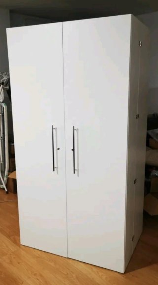 Armario organizador para manualidades con mesa.