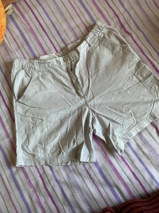Pantalones cortos de montaña grises mujer