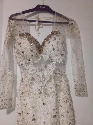 Vestido de fiesta blanco y dorado negociable