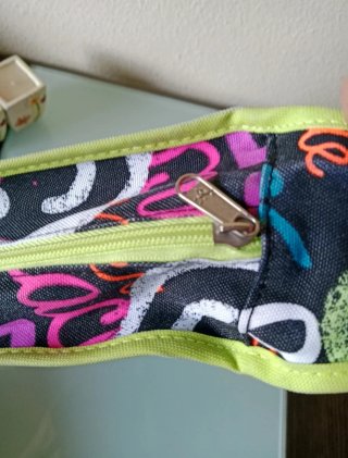 Bolso de hombro multicolor, estampado alegre paz