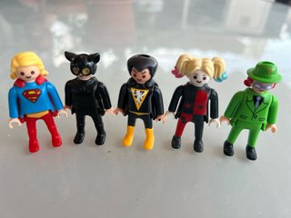 Pack 5 Figuras Superhéroes Kinder