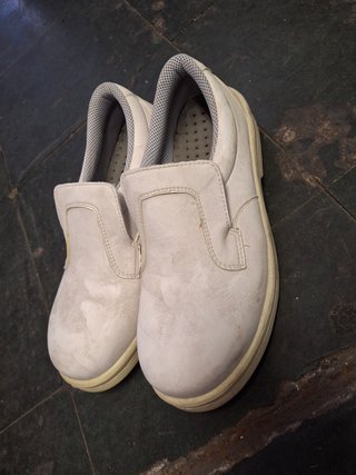 Zapatos de trabajo blancos