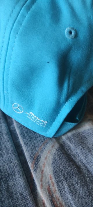 Gorra Mercedes F1 Celeste Oficial 63