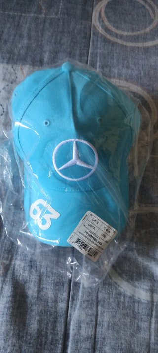 Gorra Mercedes F1 Celeste Oficial 63