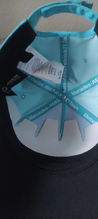 Gorra Mercedes F1 Celeste Oficial 63