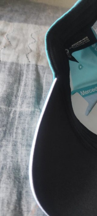 Gorra Mercedes F1 Celeste Oficial 63