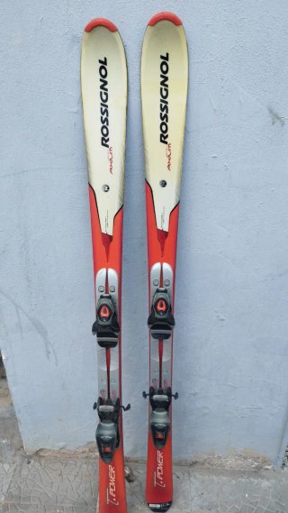 Esquís Rossignol T-Power 150cm + Fijaciones Axium