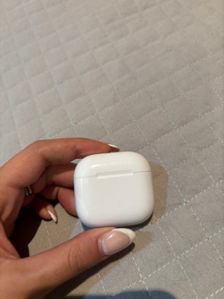 Airpods 4 Apple Blanco comprados en diciembre